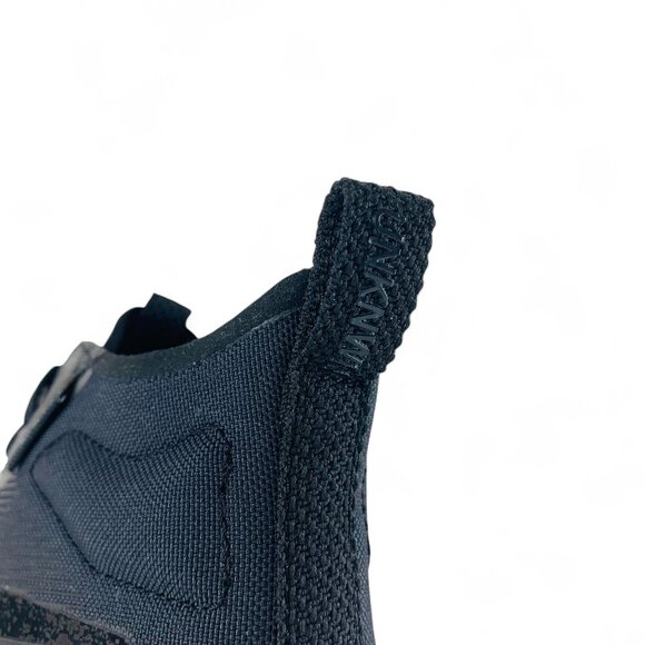 Athletic_Shoes